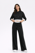 Conjunto  Negro de Sudadera Corta y Pantalón