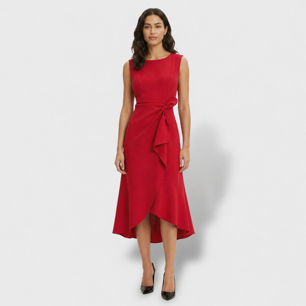 Vestido rojo elegante con drapeado lateral