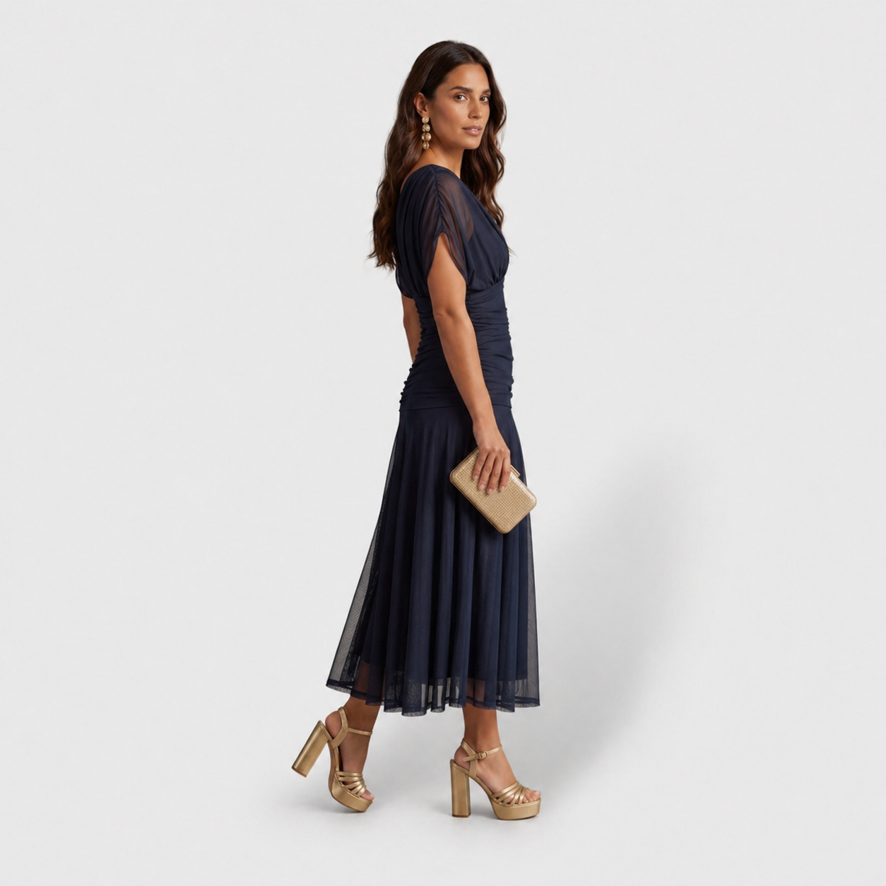 Vestido midi azul con escote cruzado