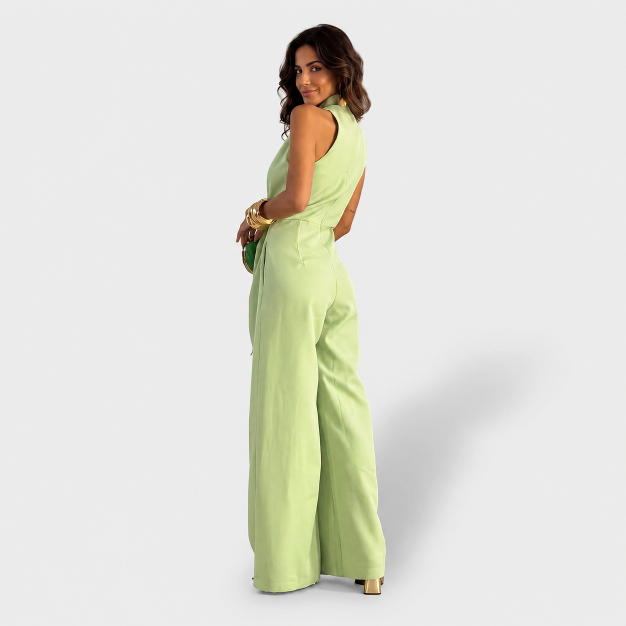 Mono Largo Elegante con Escote Drapeado y Pierna Ancha