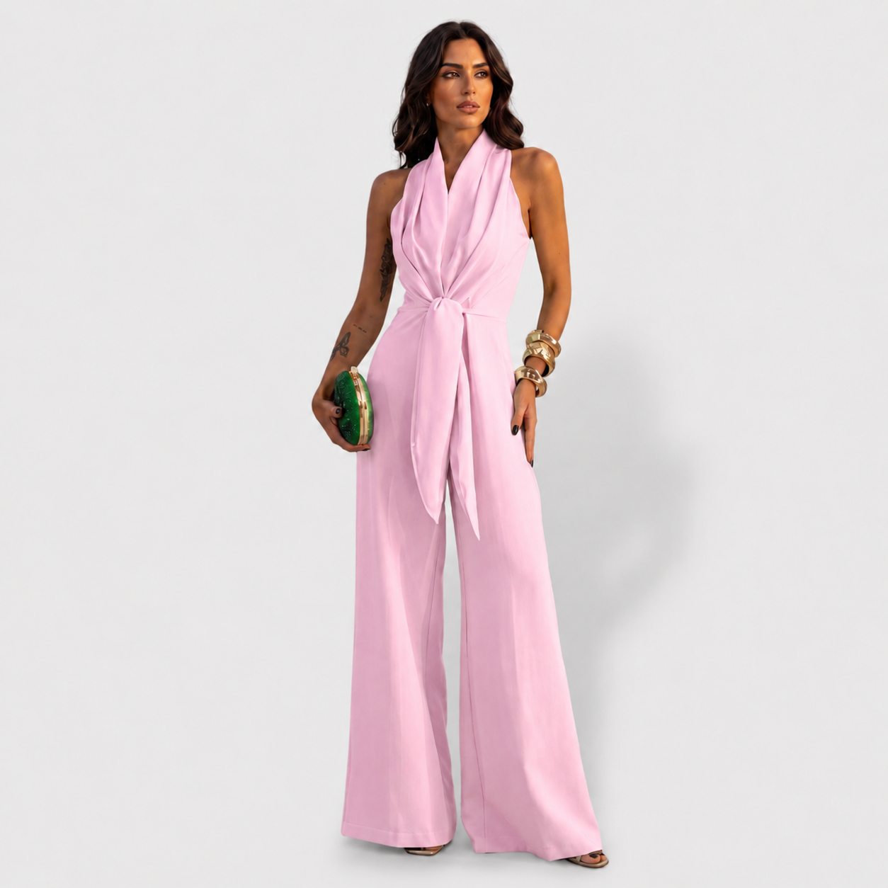 Mono Largo Elegante con Escote Drapeado y Pierna Ancha