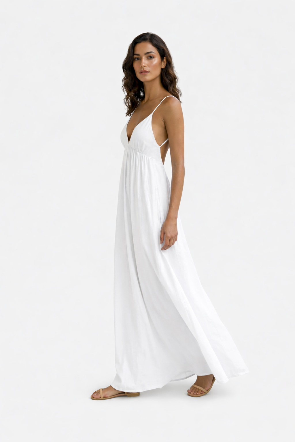 Vestido Fluido con Escote en V y Tirantes