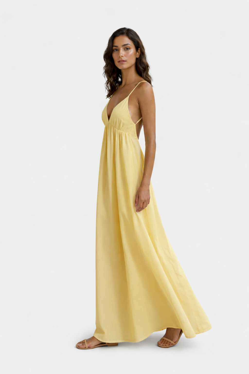 Vestido Fluido con Escote en V y Tirantes
