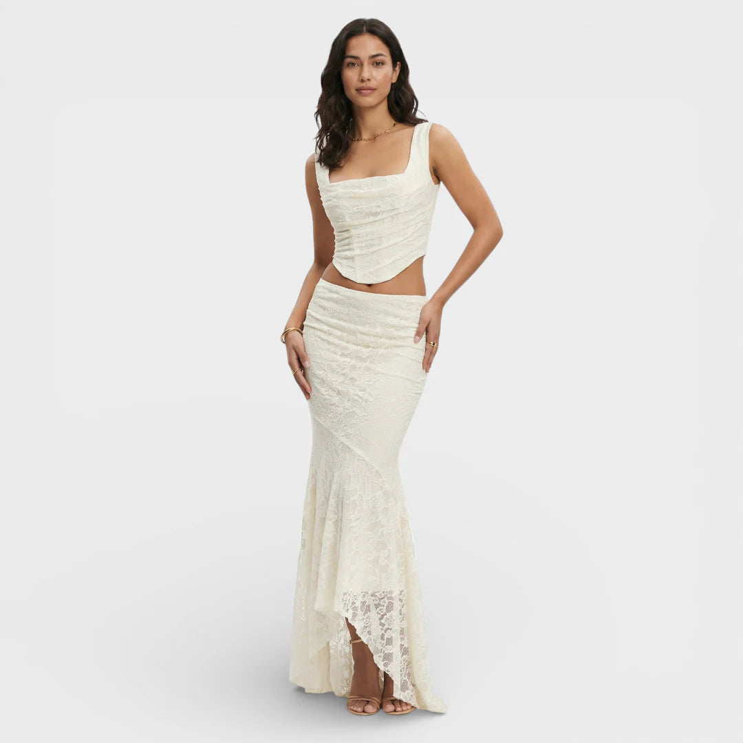 Conjunto de Dos Piezas en Encaje con Silueta Elegante