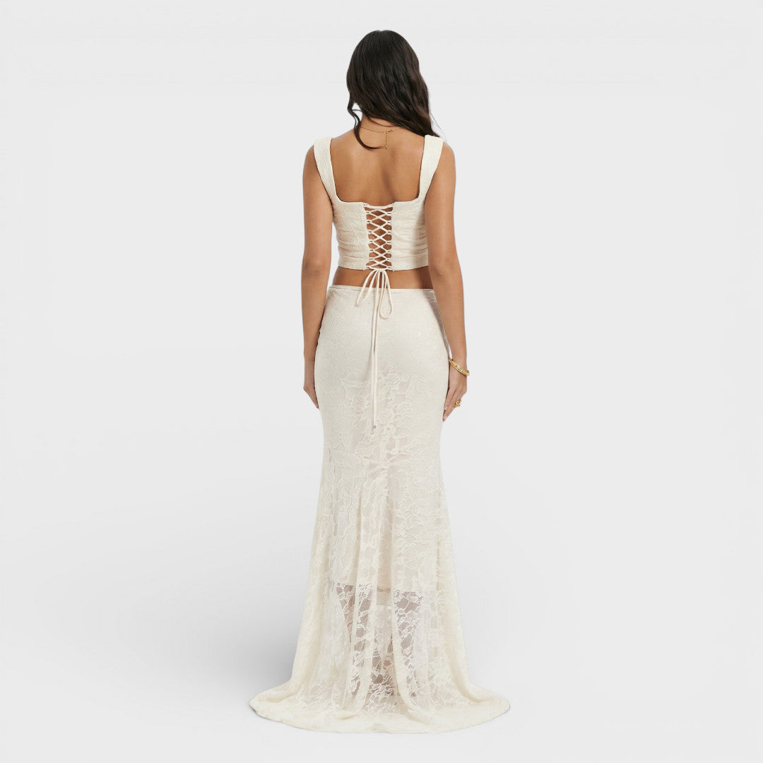 Conjunto de Dos Piezas en Encaje con Silueta Elegante