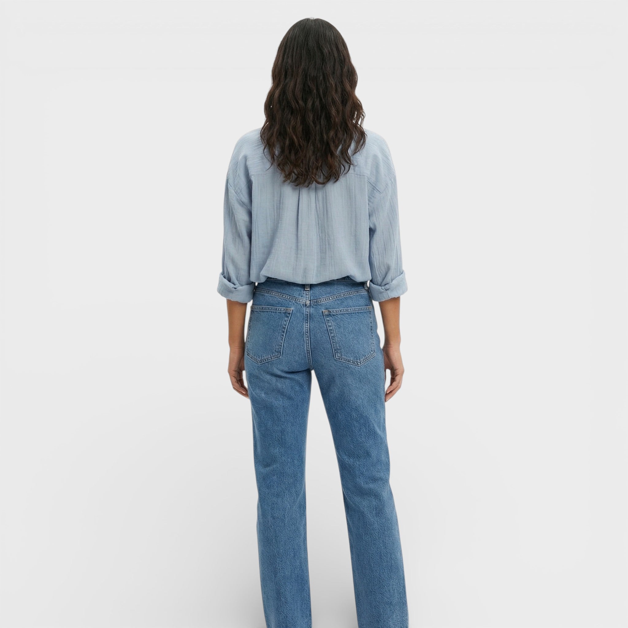 Camisa Plisada Ligera de Mujer con Caída Fluida y Estilo Elegante