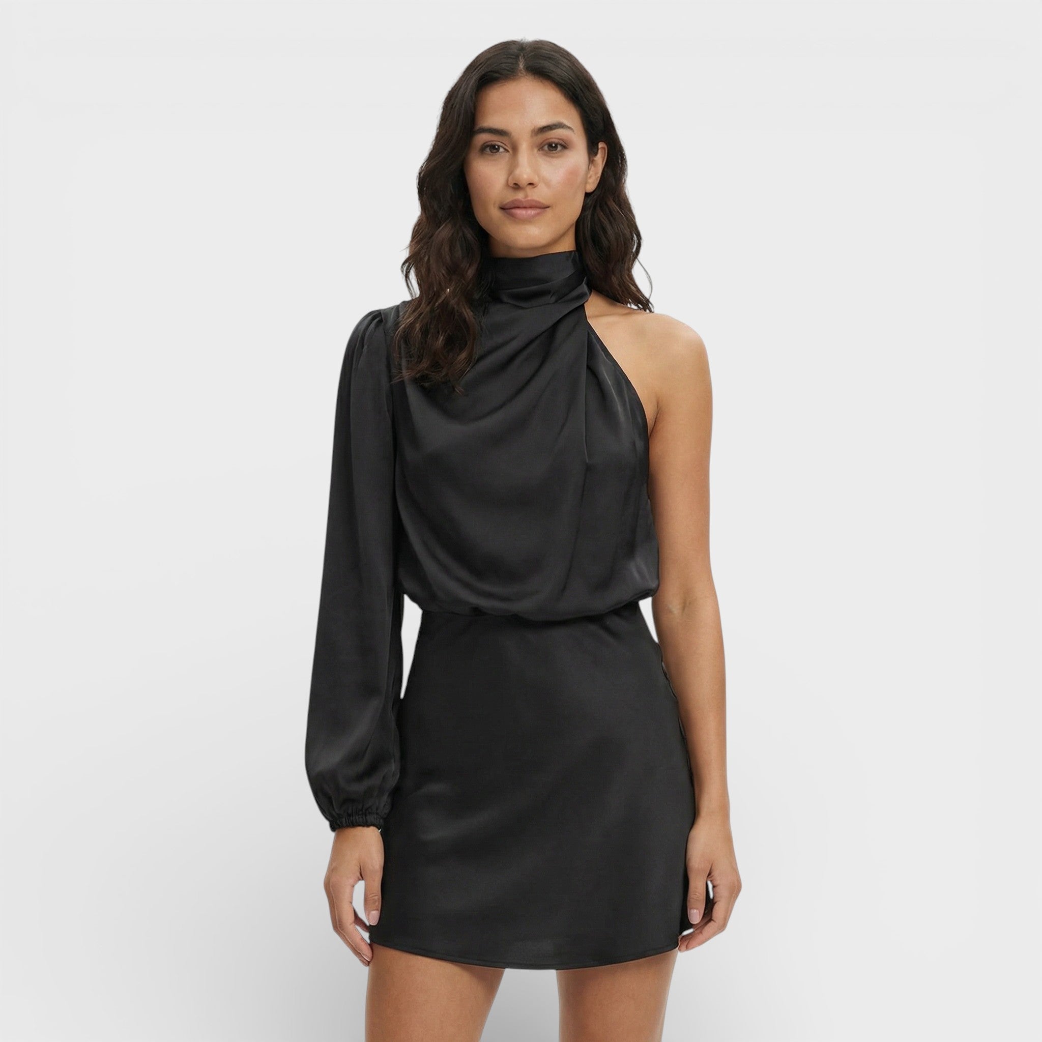 Vestido Asimétrico Satinado para Mujer – Diseño Elegante y Acabado Brillante