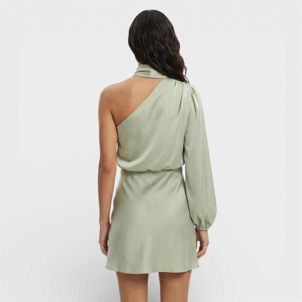 Vestido Asimétrico Satinado para Mujer – Diseño Elegante y Acabado Brillante