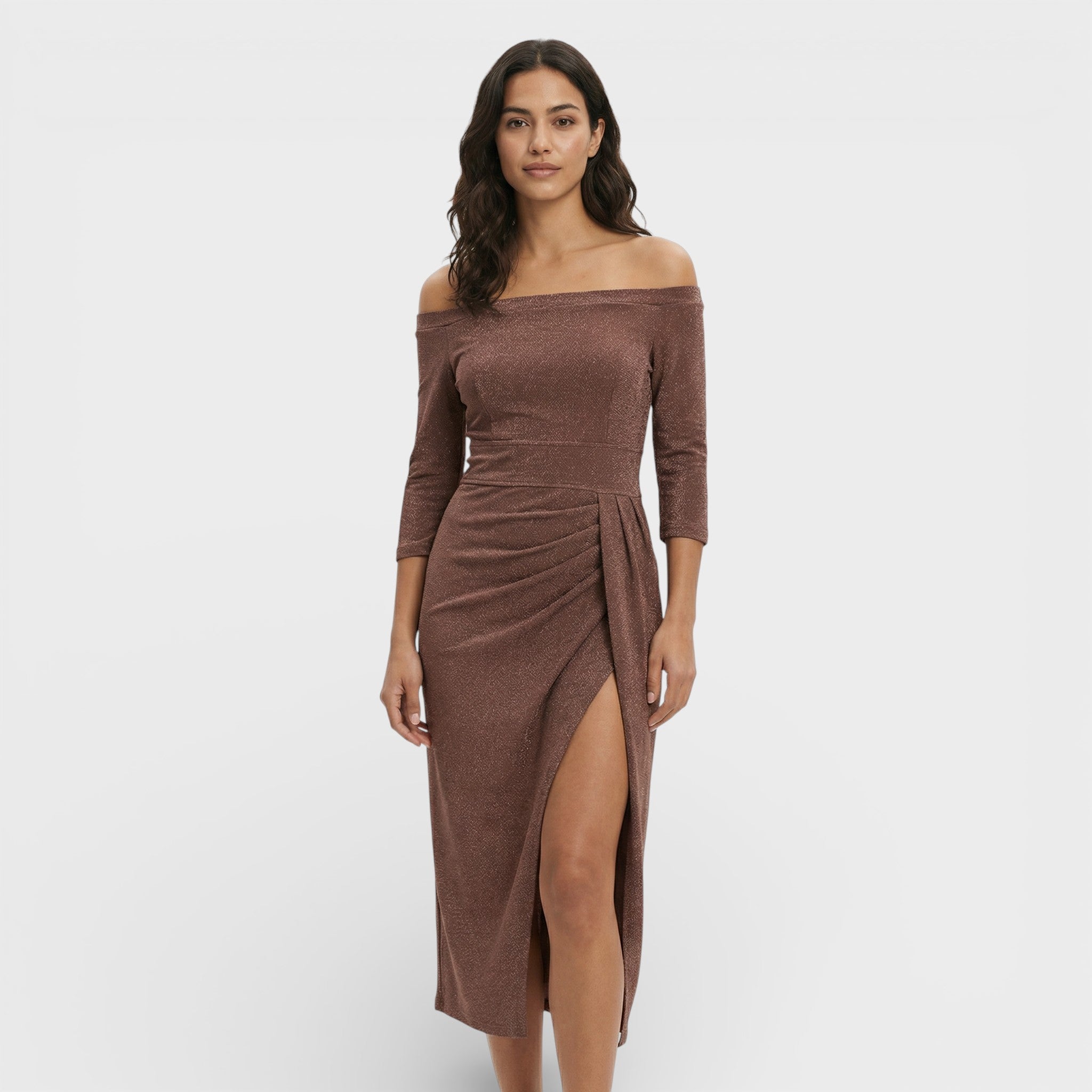 Vestido Largo de Invitada con Abertura – Elegancia que Deslumbra