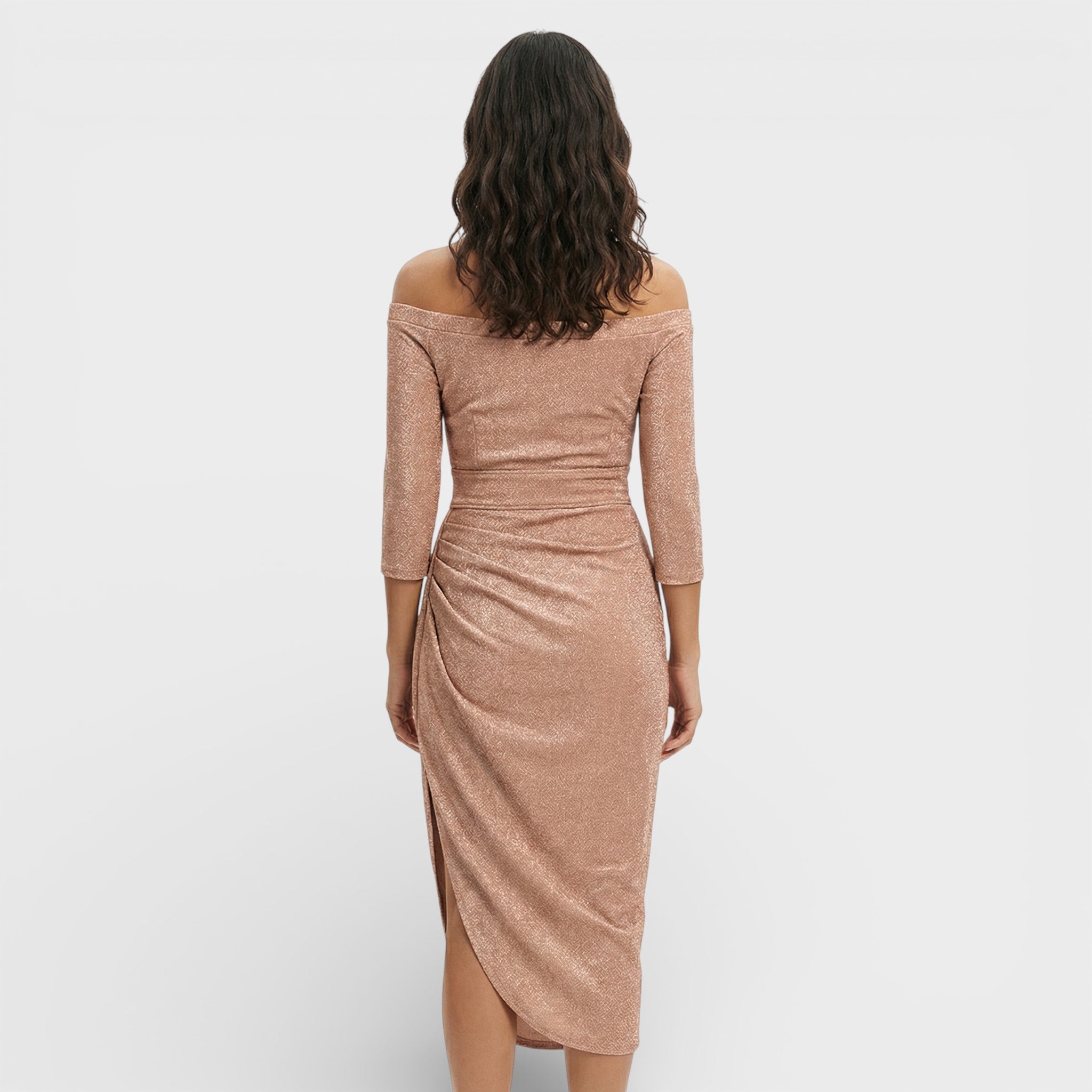 Vestido Largo de Invitada con Abertura – Elegancia que Deslumbra