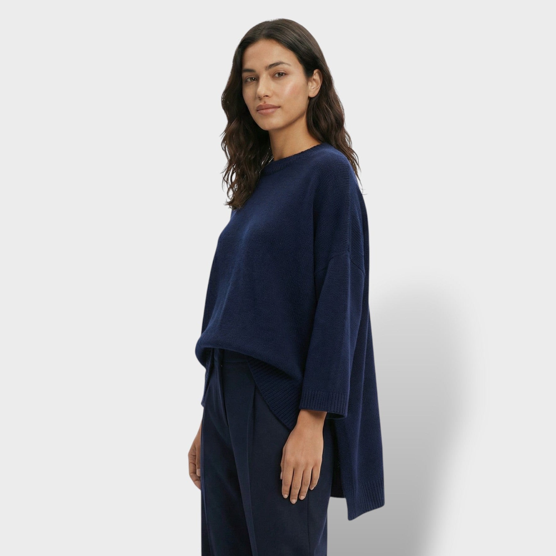 Suéter Oversize Manga Murciélago – Comodidad y Estilo
