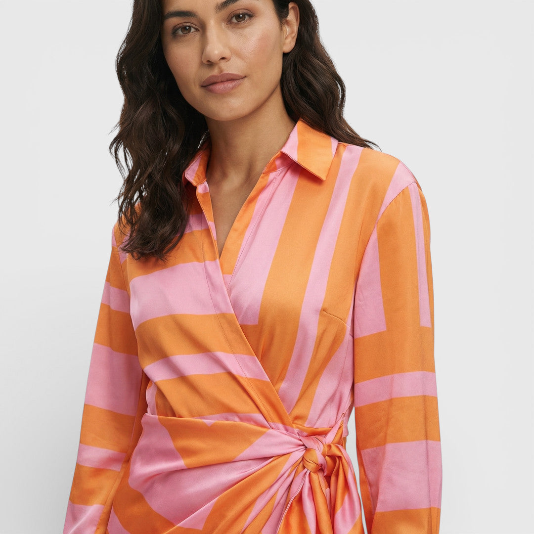 Vestido con Diseño Elegante y Silueta Estilizada